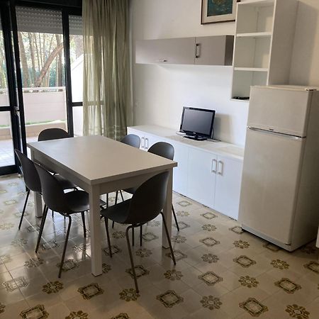 Appartamenti Meridiana Lignano Sabbiadoro Bagian luar foto