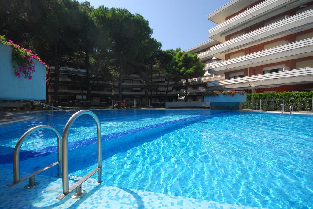 Appartamenti Meridiana Lignano Sabbiadoro Bagian luar foto